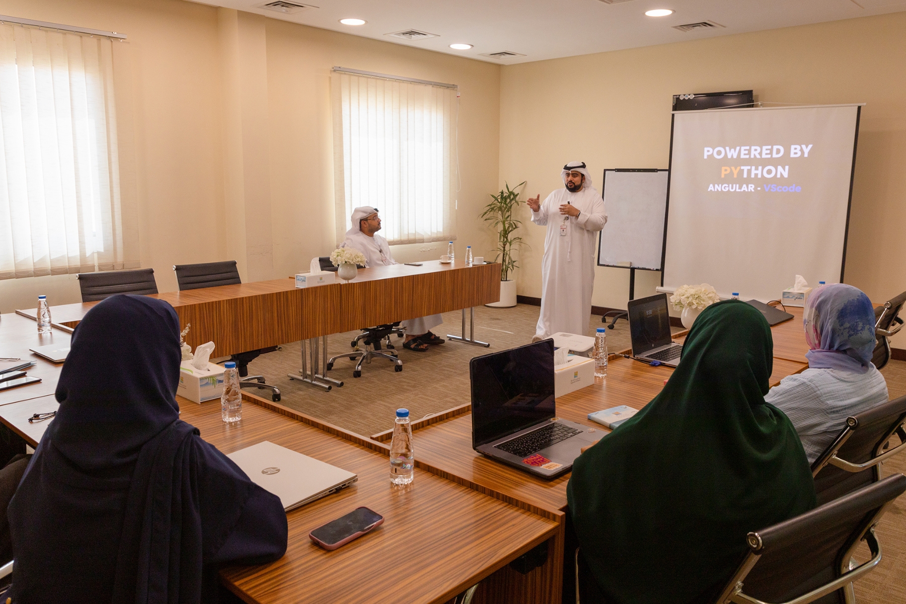 In cooperation with Sharjah Media City “Shams” Sharjah Ladies Club organized an AI training workshop for its employees